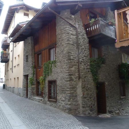 Casa Vacanza In Centro A Ла Сале Екстериор снимка