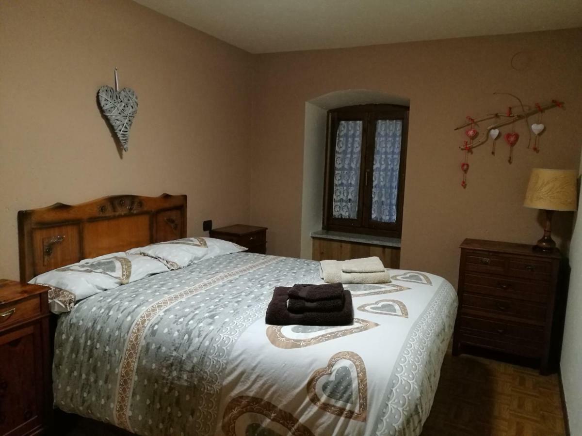 Casa Vacanza In Centro A Ла Сале Екстериор снимка
