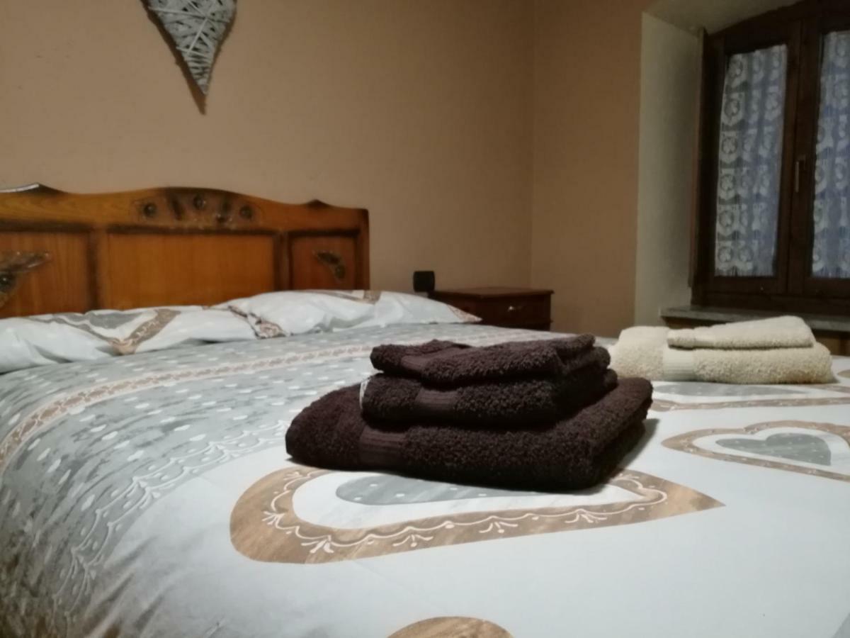 Casa Vacanza In Centro A Ла Сале Екстериор снимка