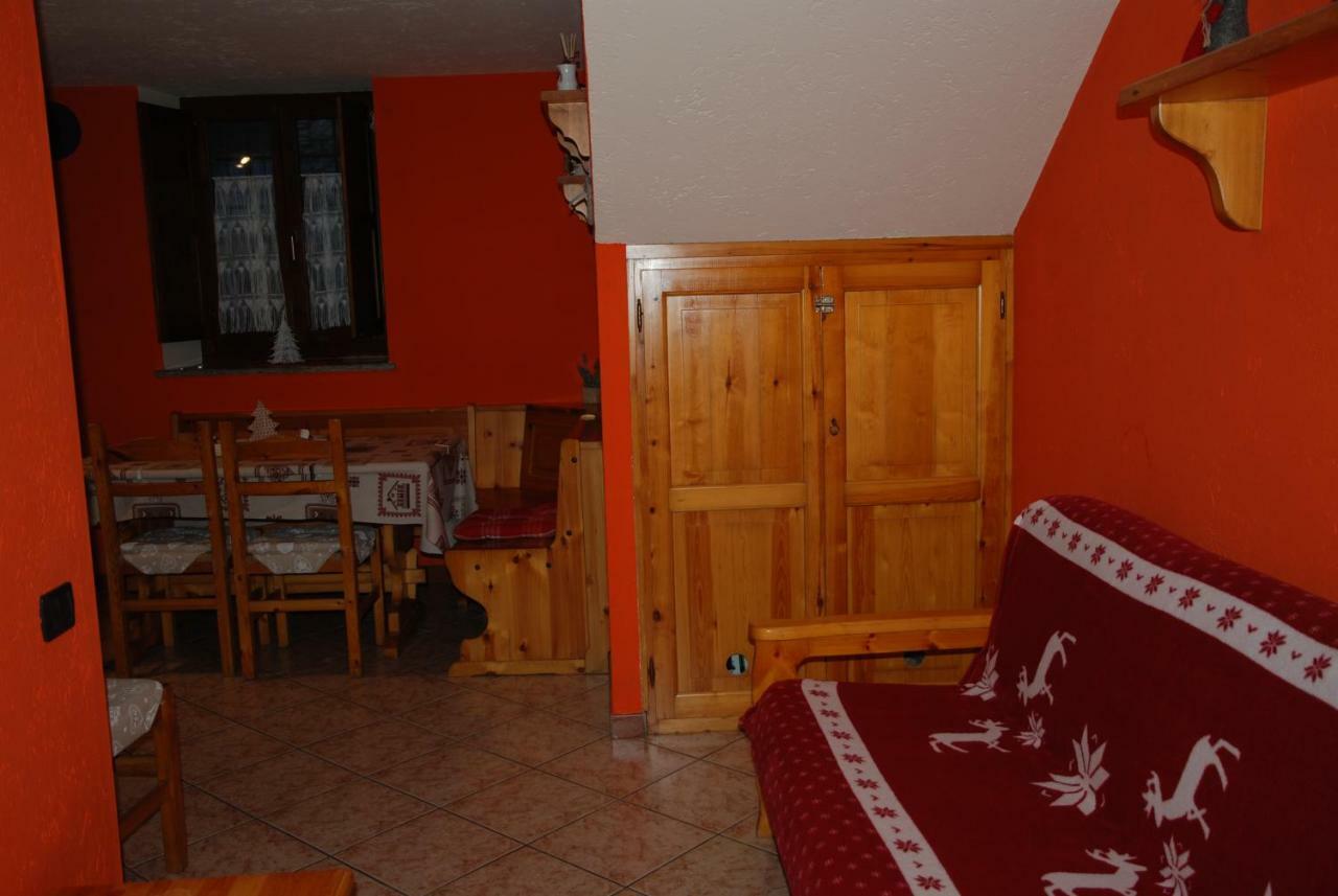 Casa Vacanza In Centro A Ла Сале Екстериор снимка