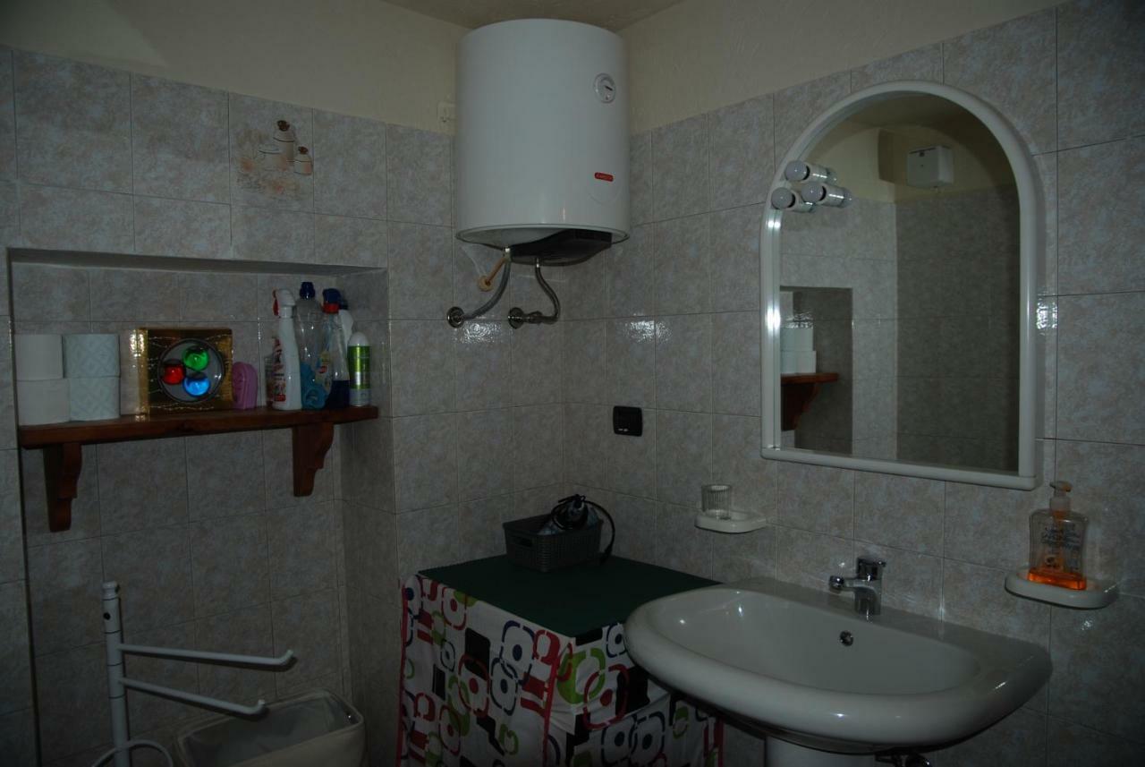 Casa Vacanza In Centro A Ла Сале Екстериор снимка